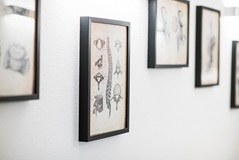 Fotos an der Wand 2